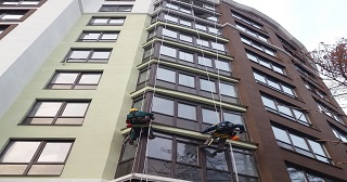 Установка крыши на балкон Мегион цена от 1025 руб. м/2.
